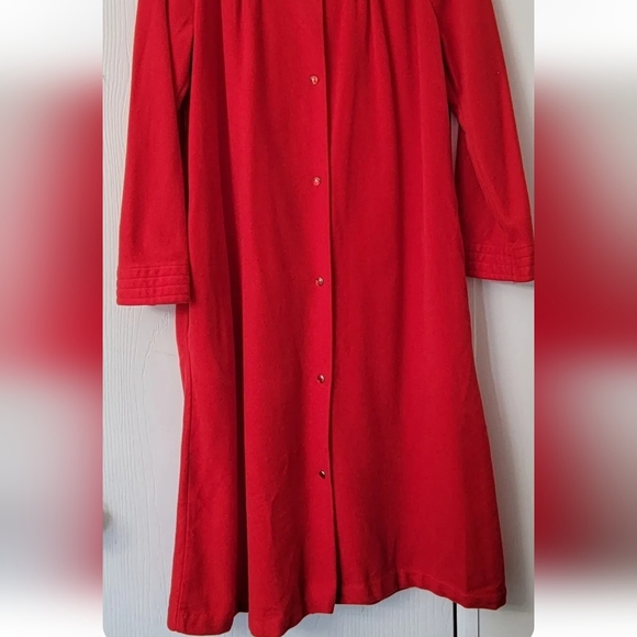 VTG Belle Fleur VELOUR Robe Housecoat Nightgown Size Small Red Snap Buttons. - Picture 3 of 12